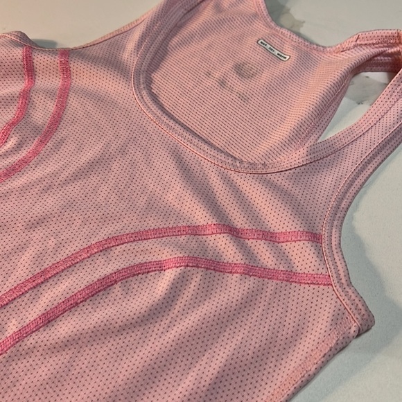 Lululemon Silverescent Pink Tank top. Size XS - Picture 2 of 9